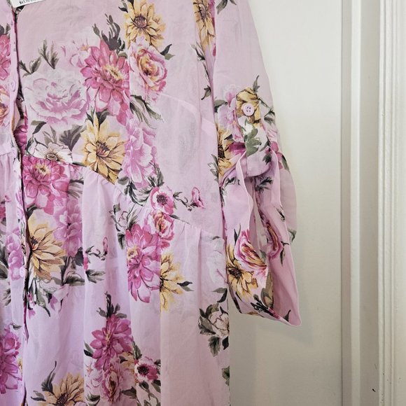 Torrid NWT high low top, button up top, pink floral, size 2 - Picture 5 of 10